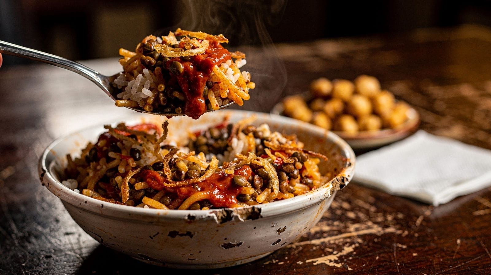 Koshari: Caïro's troostmaaltijd, en waarom het ertoe doet