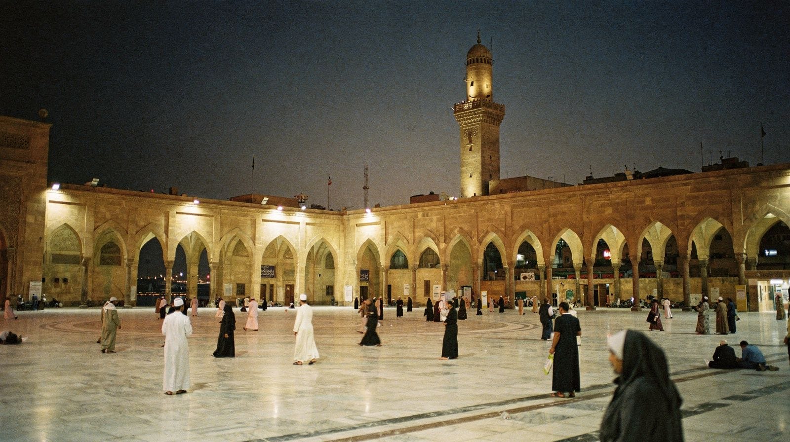 Mosque etiquette in Cairo: what to wear and how to behave